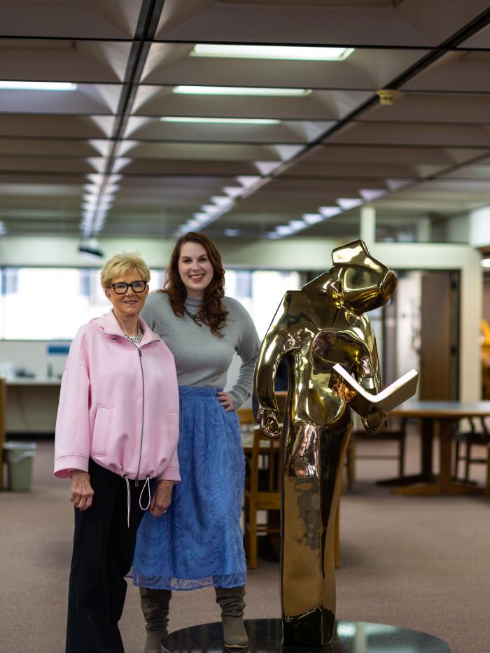 2 volunteers in Library