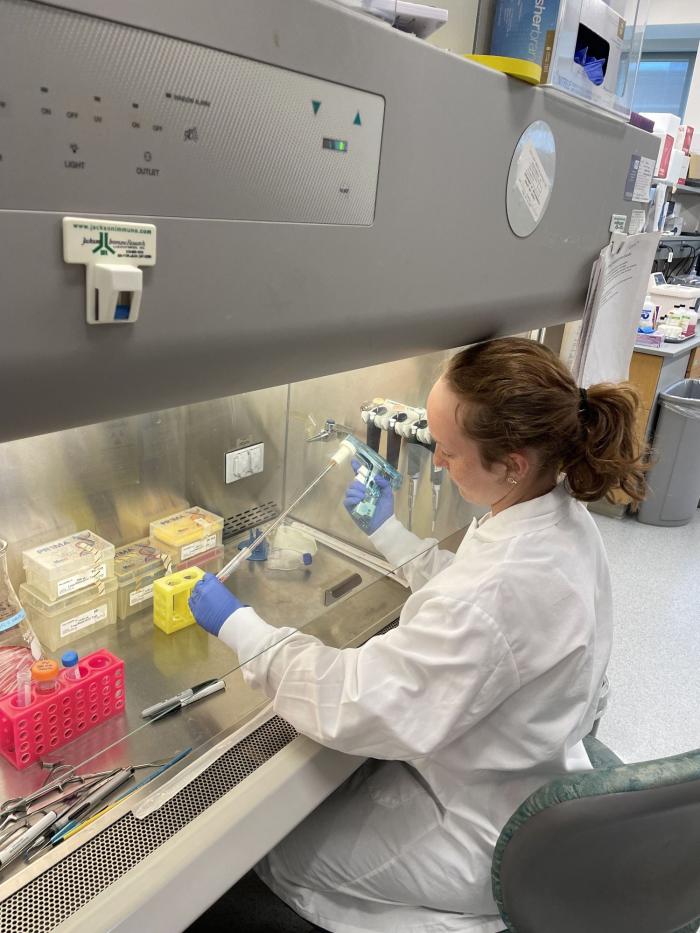 Fulbright student in lab